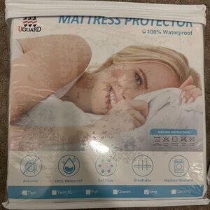 NWT King Waterproof Mattress Pad